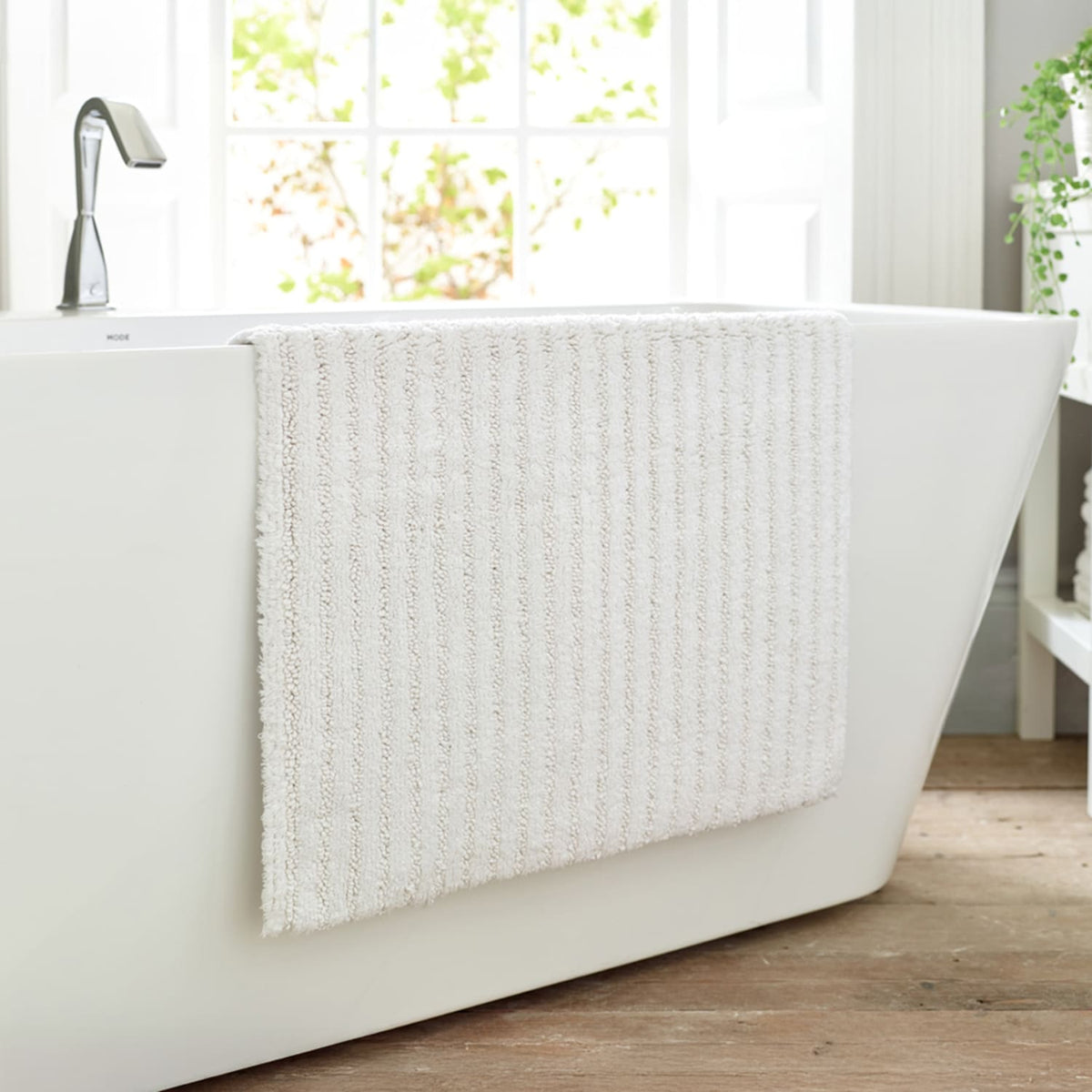 Deyongs Palazzo White Bath Mat