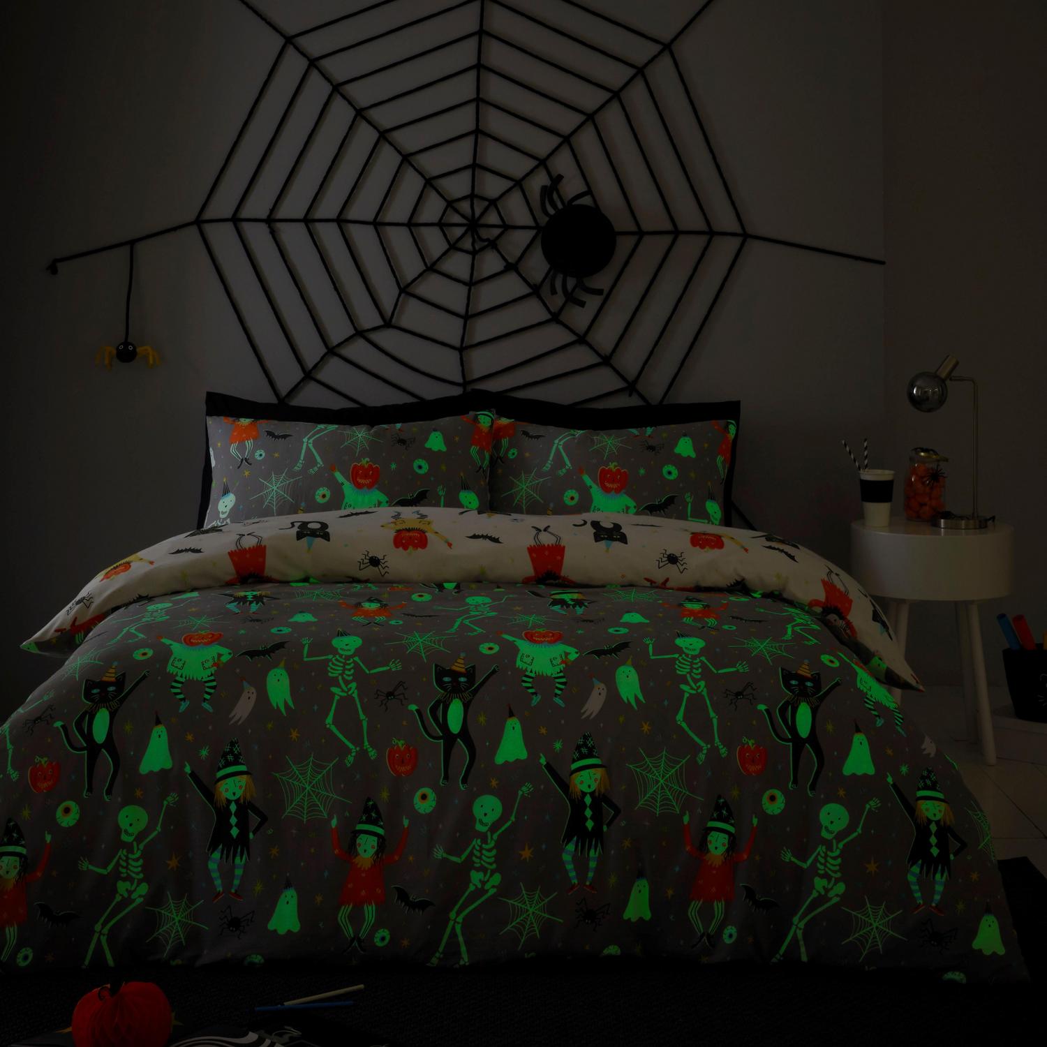 Halloween Party Glow in the Dark Duvet Cover Set