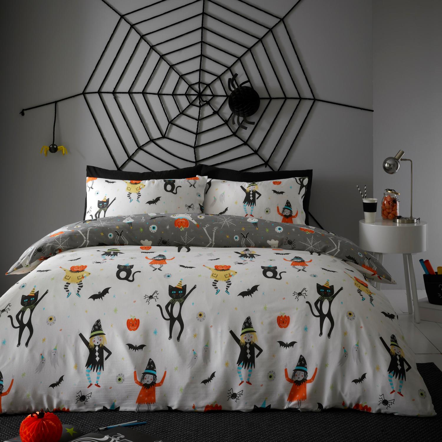 Halloween Party Glow in the Dark Duvet Cover Set