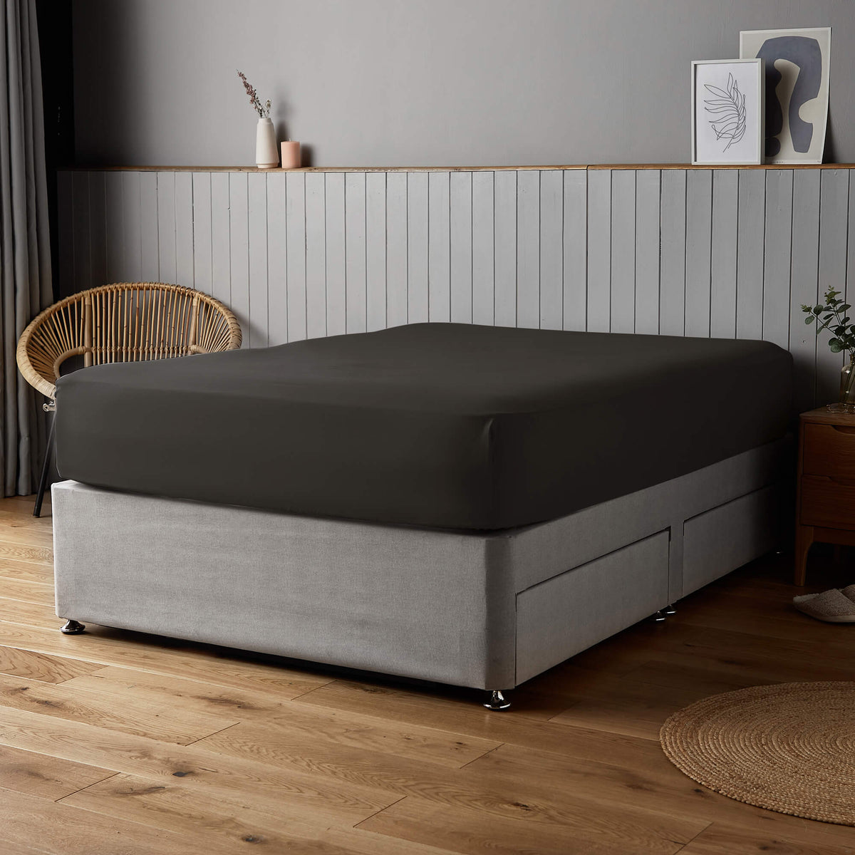 Silentnight Supersoft Black Fitted Sheet